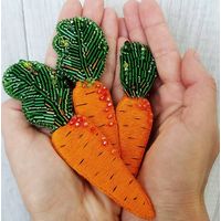 Брошь "Любовь - морковь" ( ручная работа)