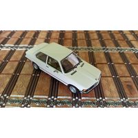 БМВ BMW 318 E21 1975 Minichamps  430025410
