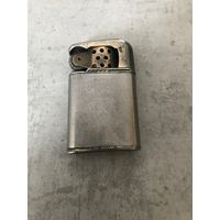 Зажигалка газовая старая. Исправна. Новый кремень zippo. Заправлена. Не травит