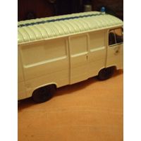 BuS Peugeot J7 1/43