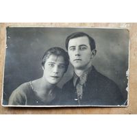 Фото мужчины и женщины. 1930-е. 8.5х13 см.