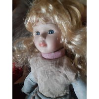 Кукла фарфоровая. 90е годы.