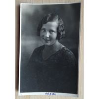 Фото девушки. г.Гомель. 1936 г. 8х13 см.