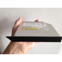 Привод DVD multi Panasonic UJ880A. DVD-мульти SATA для ноутбука, толщина - 12,7 мм.