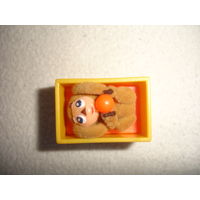Чебурашка в ящике с апельсином Киндер ландрин из серии Крокодил Гена и Чебурашка