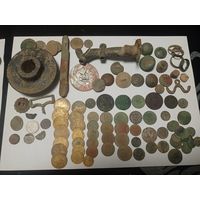 Огромный лот старинных находок монеты Царские  медь серебро, ранние советы вкл Польша пуговицы  значки кольца кран и многое другое не с рубля