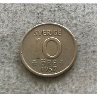 Швеция 10 эре 1957 - серебро