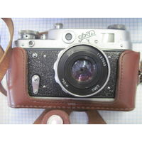 Фотоаппарат ФЭД-3 с чехлом и коробкой.
