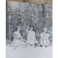 Фото девушек в лесу 60-70е