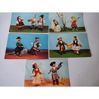 5 открыток с куклами в национальных костюмах 1967г.