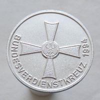 ФРГ памятная медаль Орден За заслуги перед Федеративной Республикой Германия