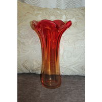 Большая, тяжёлая, стеклянная ваза времён СССР, высота 35.5 см., хорошее состояние.